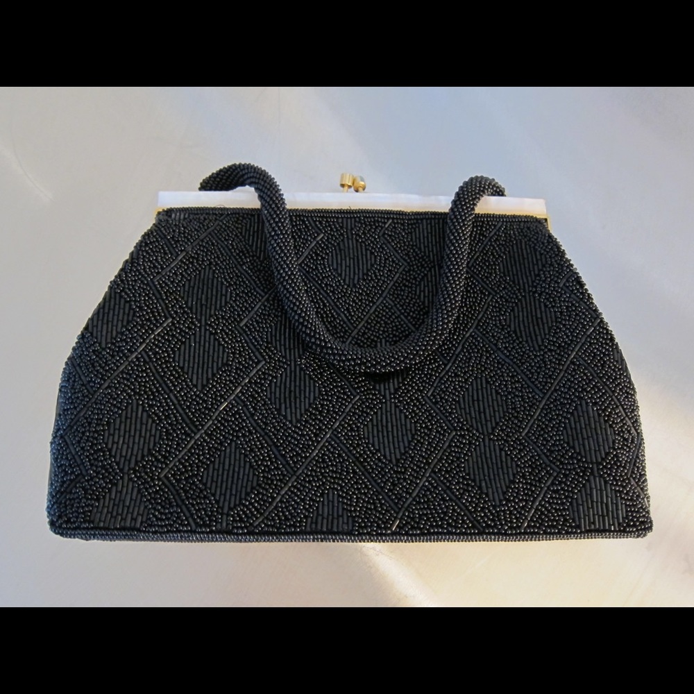 VINTAGE mid-century beaded clutch
